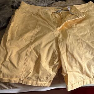 Croft & Barrow Women's Yellow Cargo Shorts